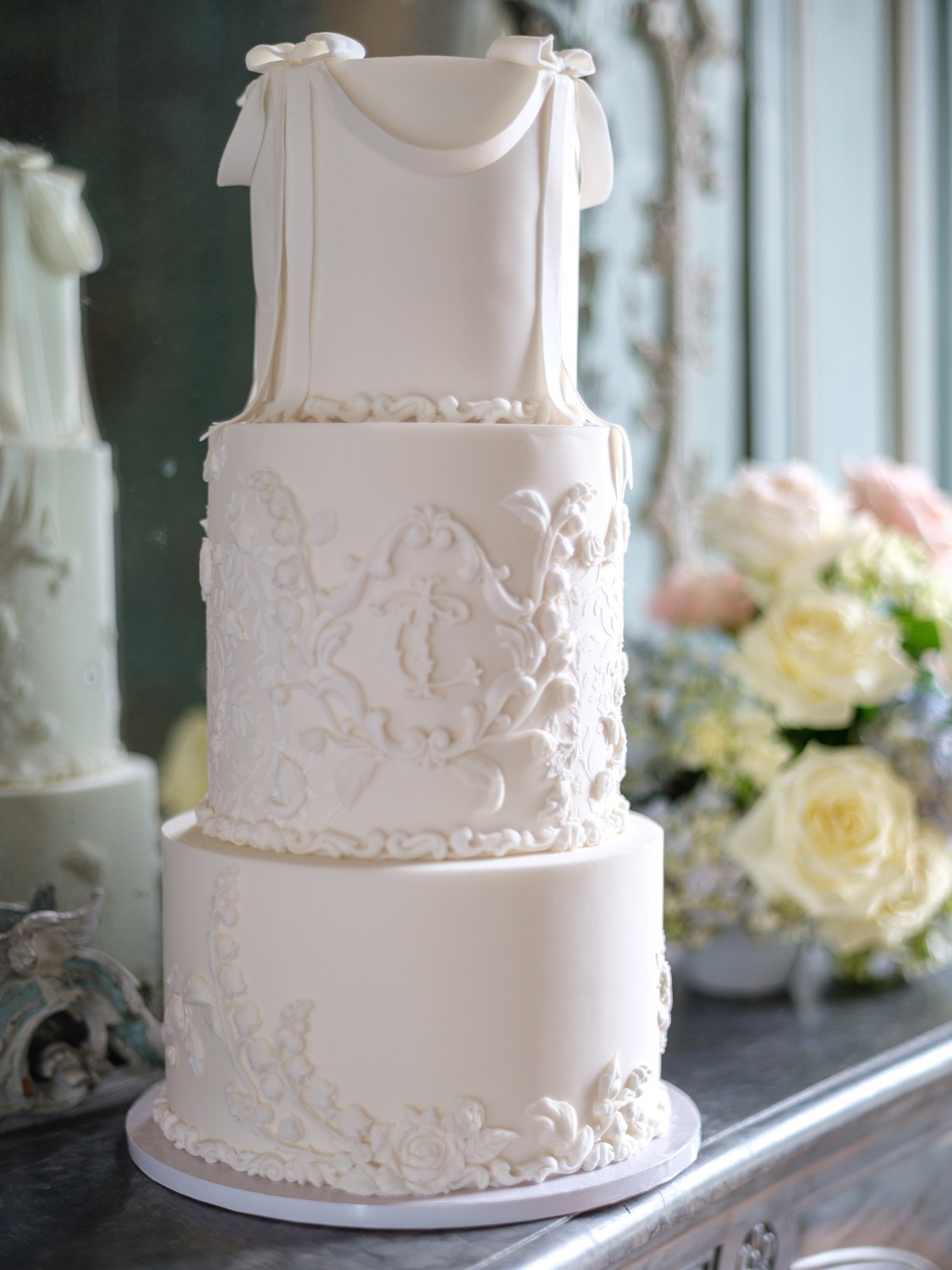 Wedding cake at Château de Champlatreux