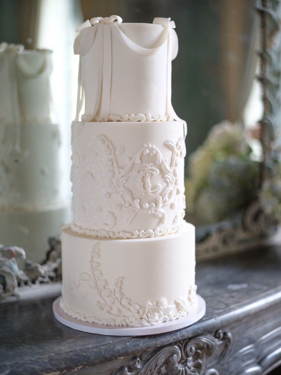 Wedding cake mariage en plein air Val-d'Oise, château francilien